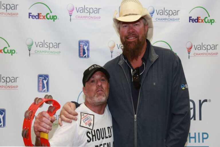 Does Toby Keith have a Twin Brother