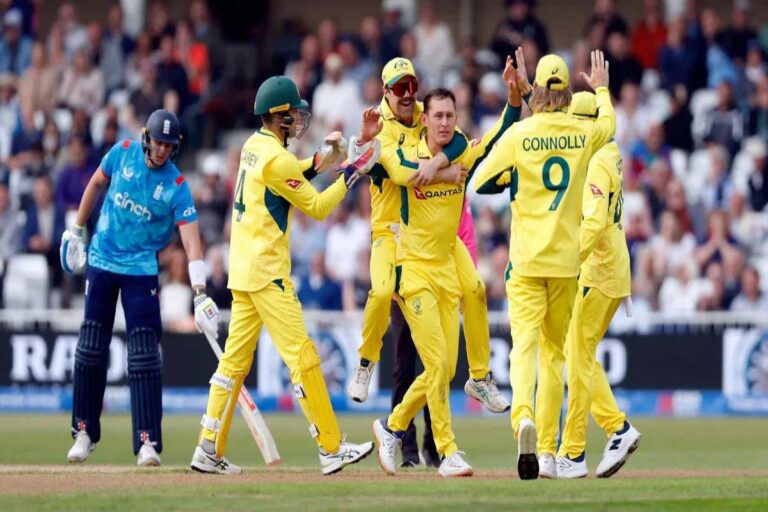 Australian Men's Cricket Team vs England Cricket Team Players