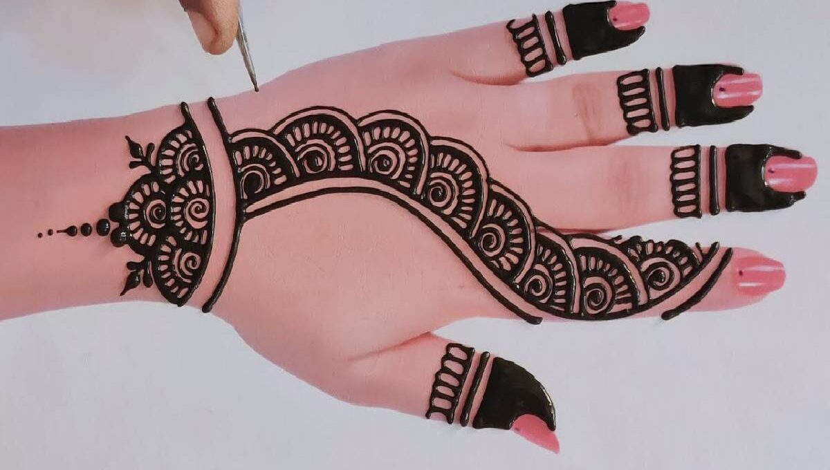 Simple Mehandi Design for Girls